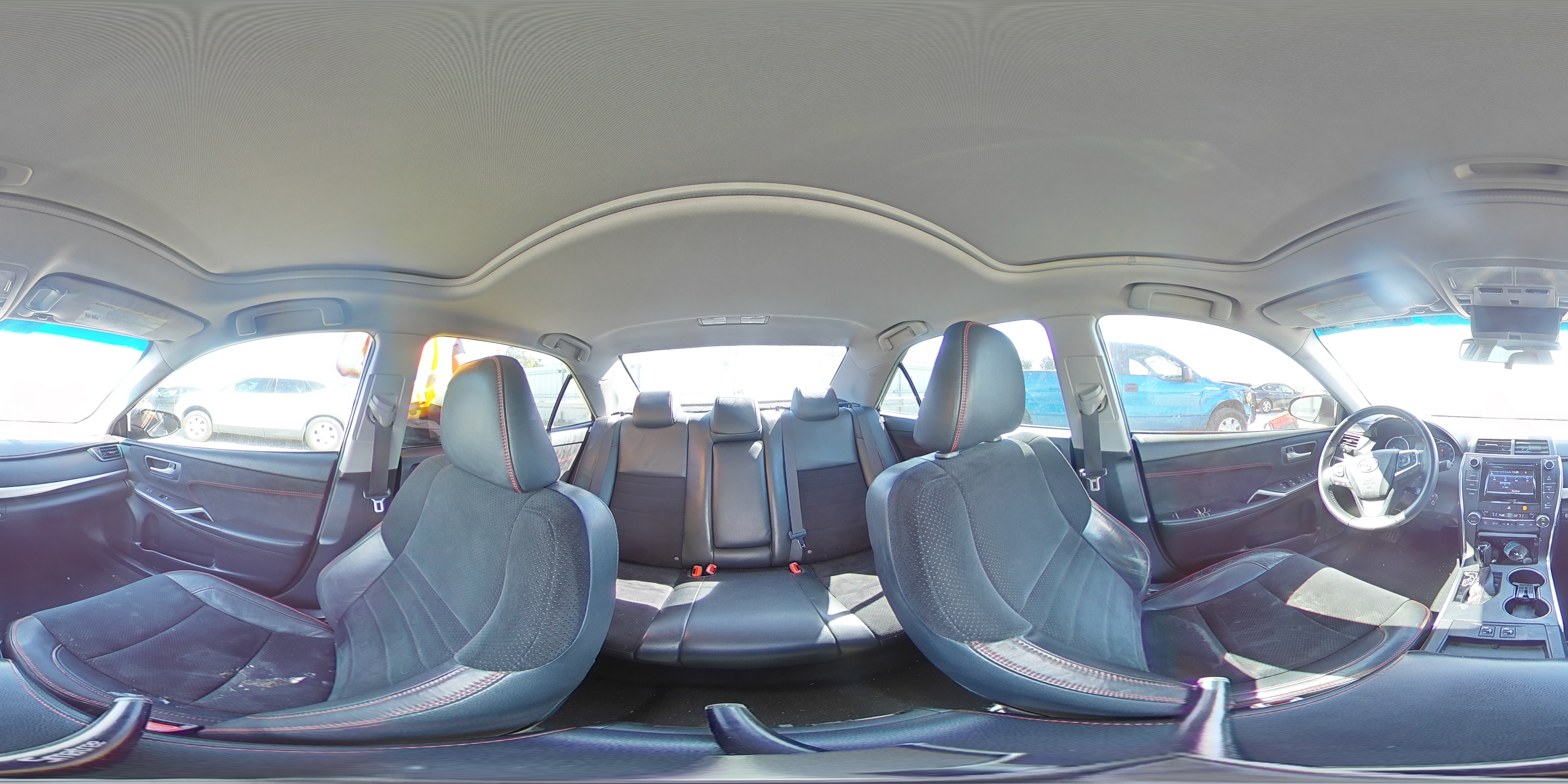 2015 Toyota Camry - Image 13