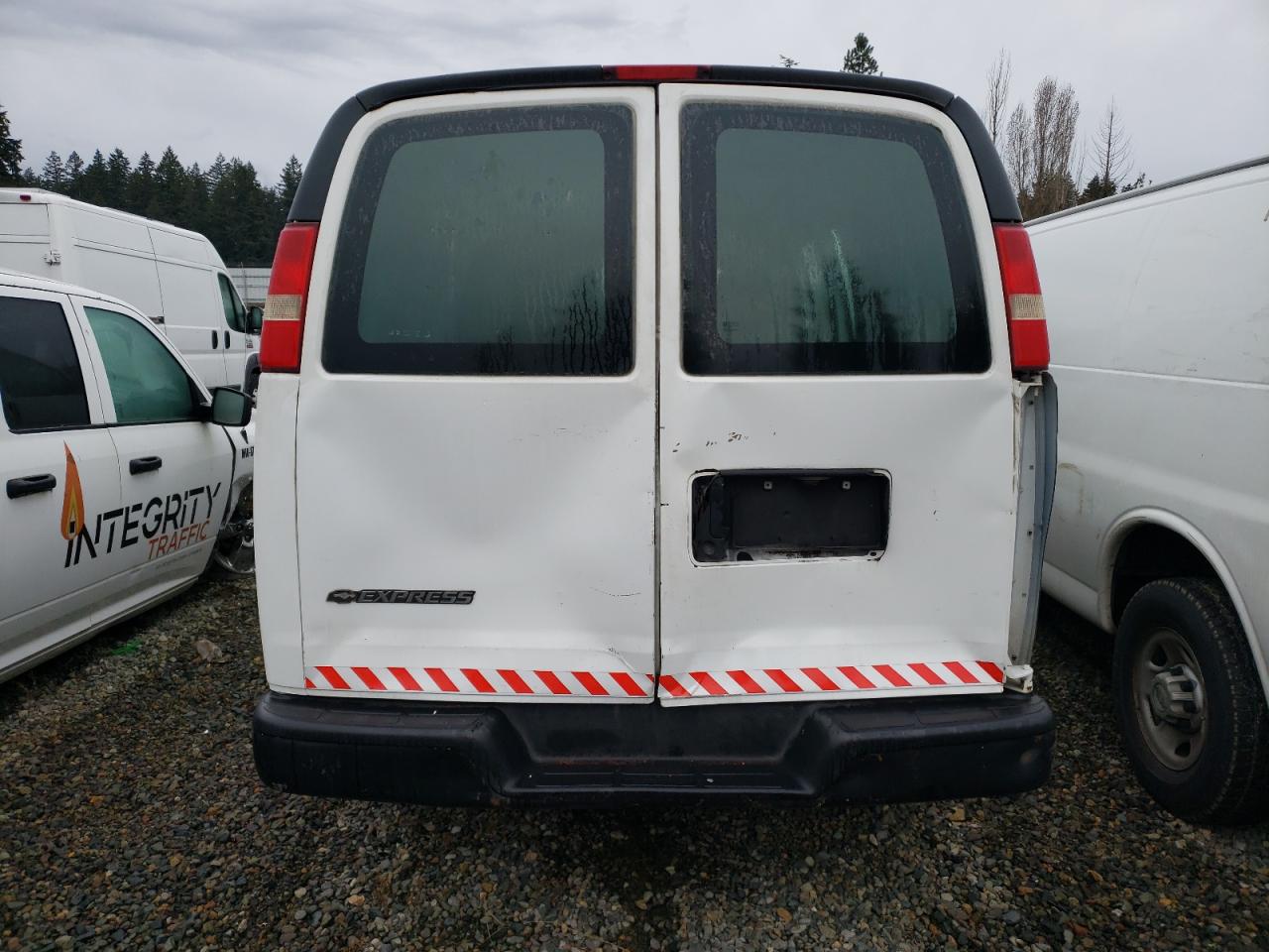 2008 Chevrolet Express - Image 6