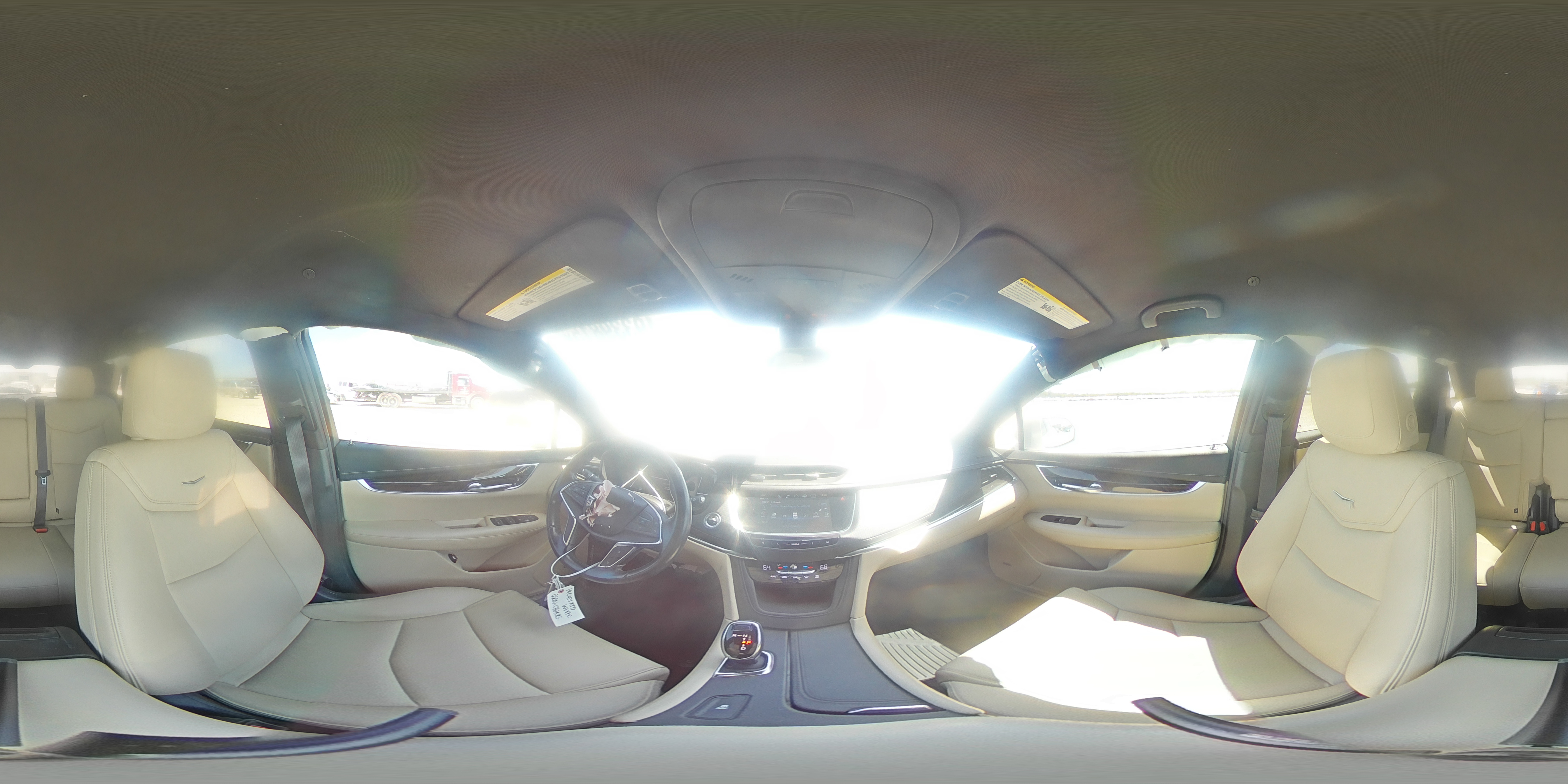 2019 Cadillac XT5 - Image 13