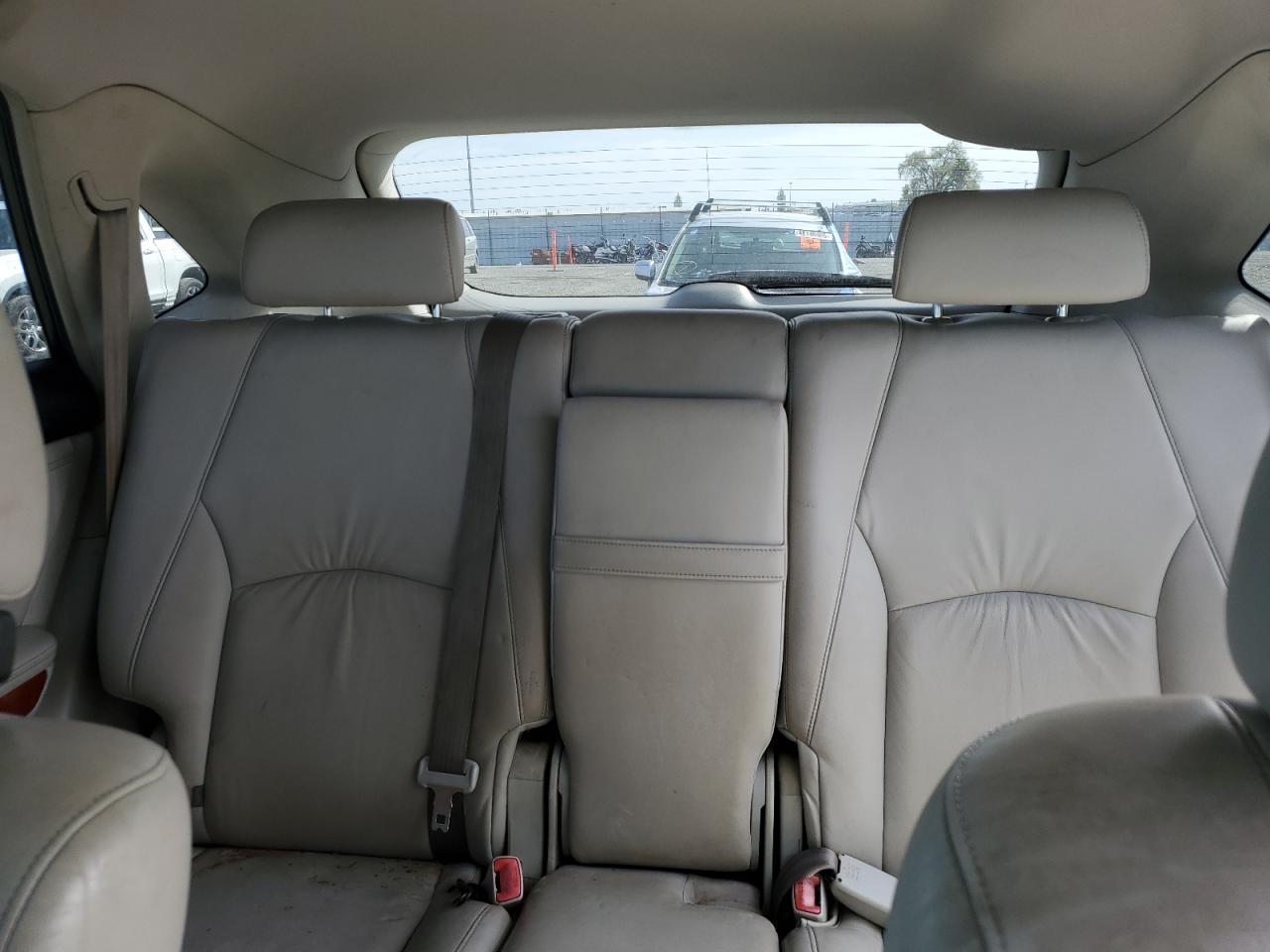 2004 Lexus RX - Image 10