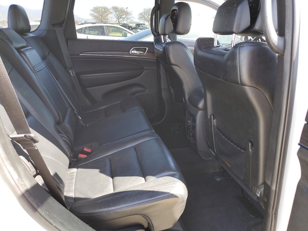 2018 Jeep Grand Cherokee - Image 12