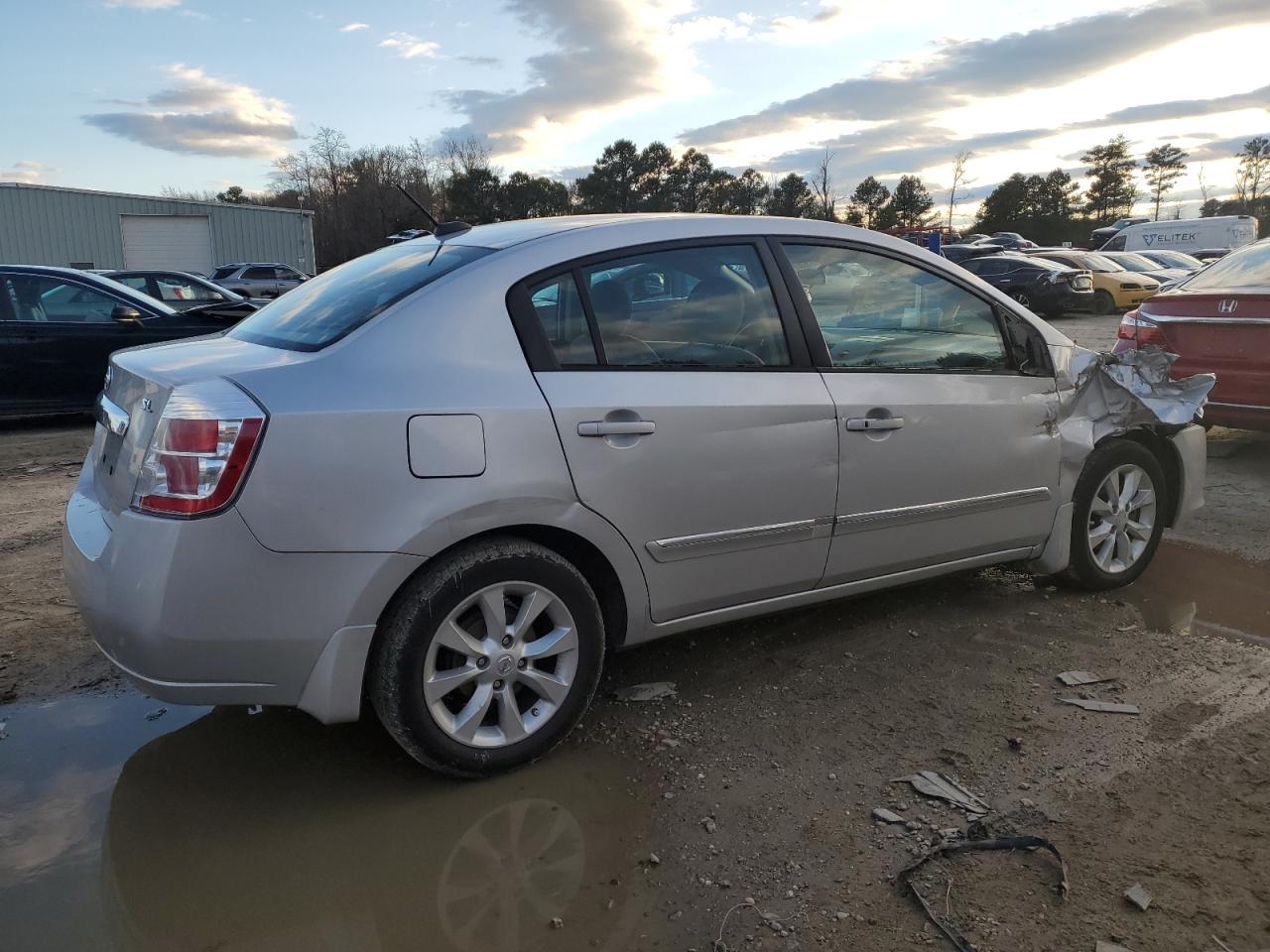 2010 Nissan Sentra - Image 3