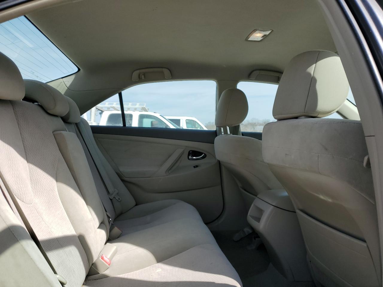 2011 Toyota Camry - Image 10
