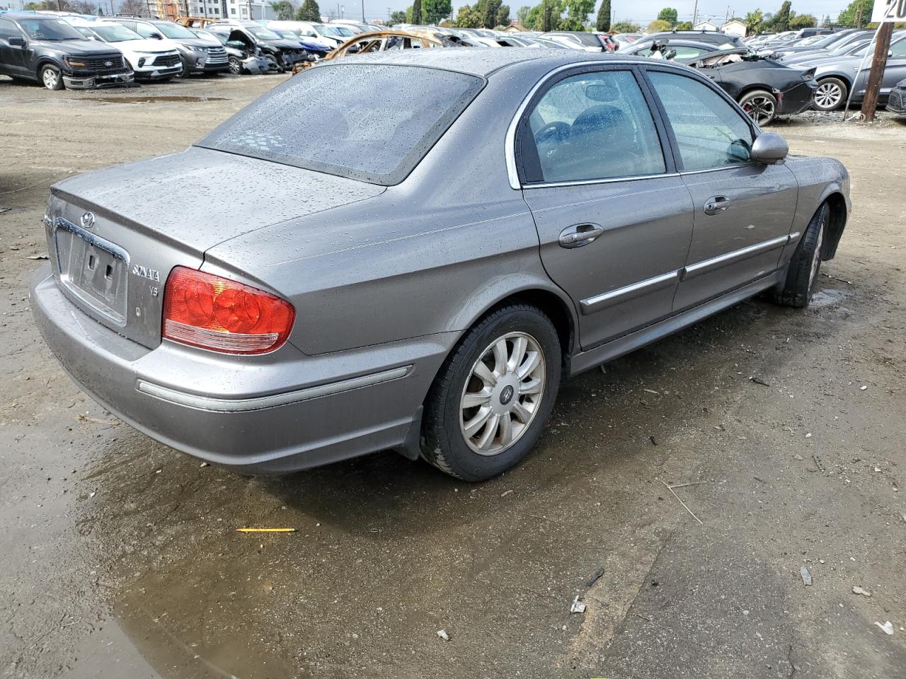2004 Hyundai Sonata - Image 3