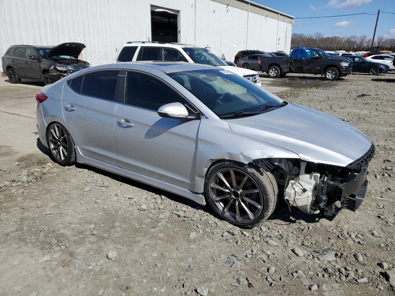 2018 Hyundai Elantra - Image 4