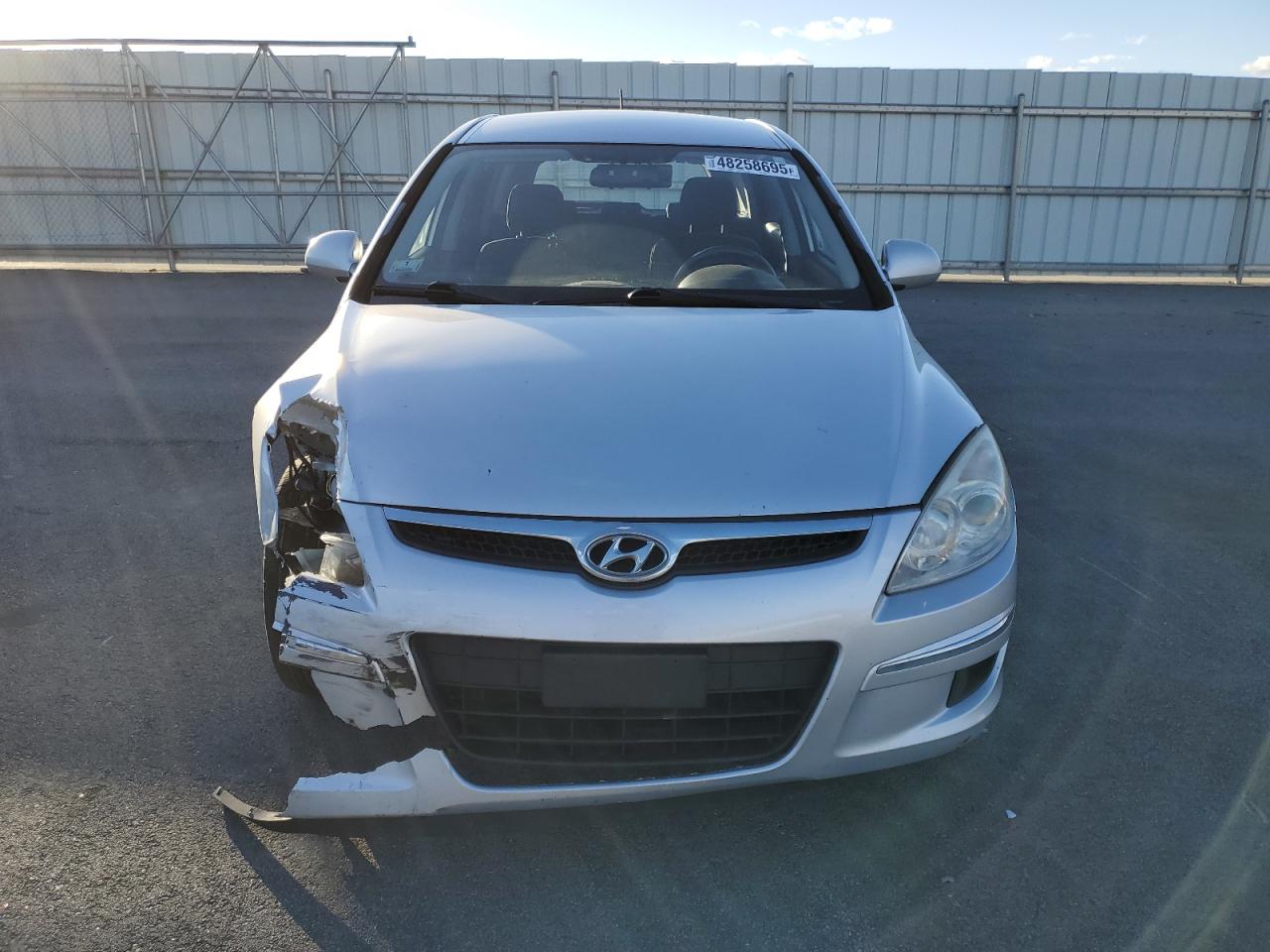 2010 Hyundai Elantra - Image 5