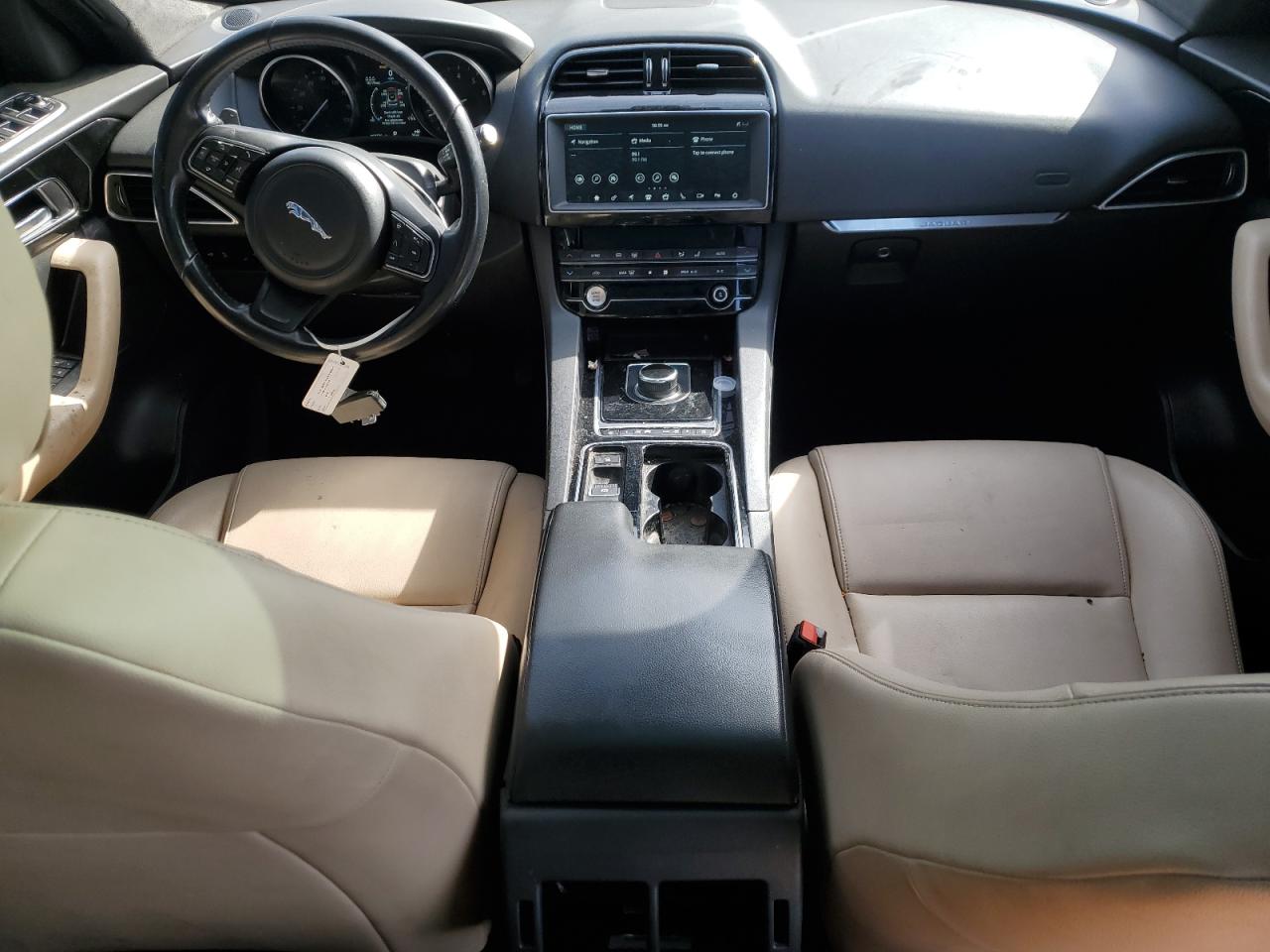 2020 Jaguar F-Pace - Image 8