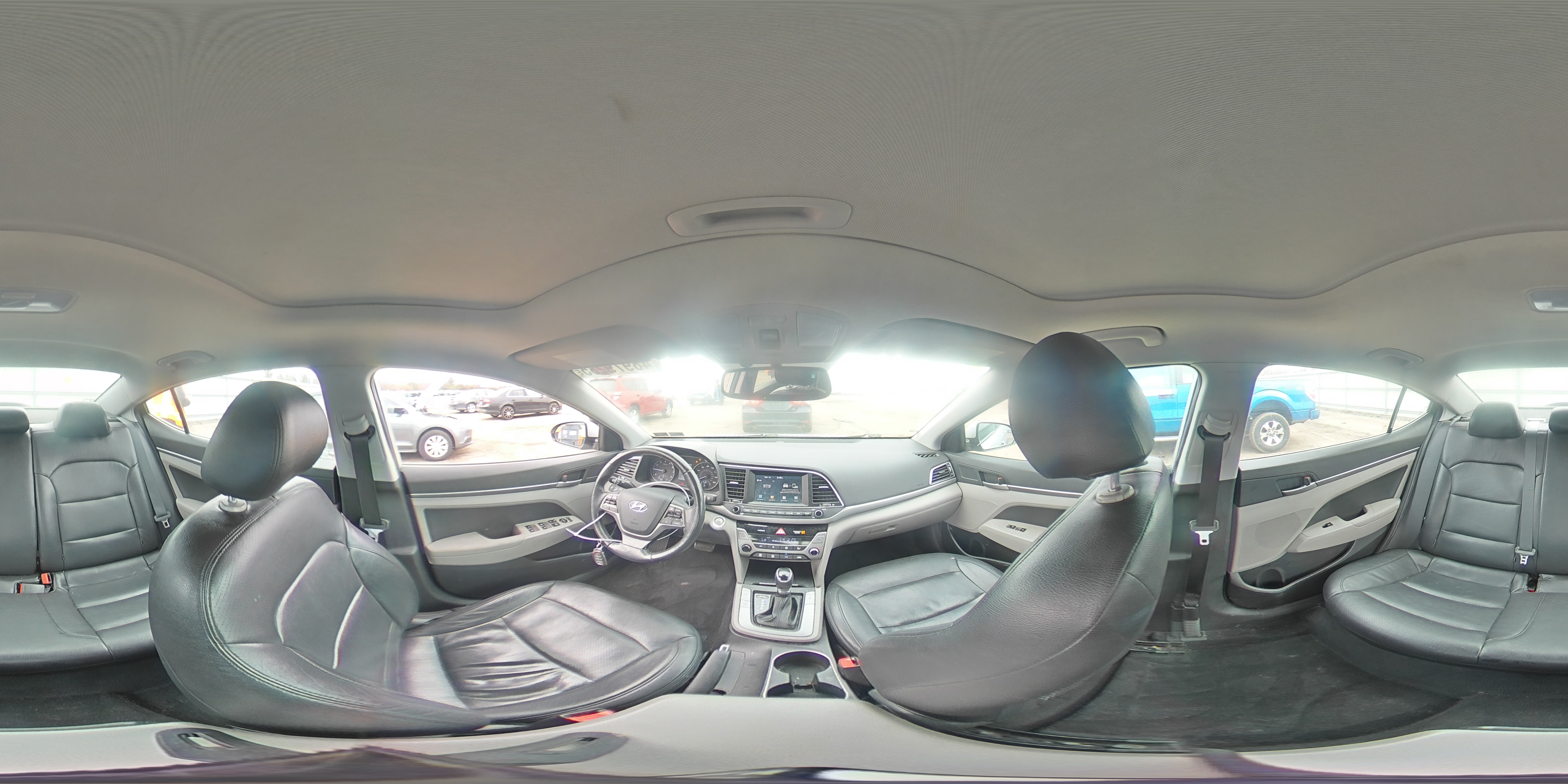 2018 Hyundai Elantra - Image 12