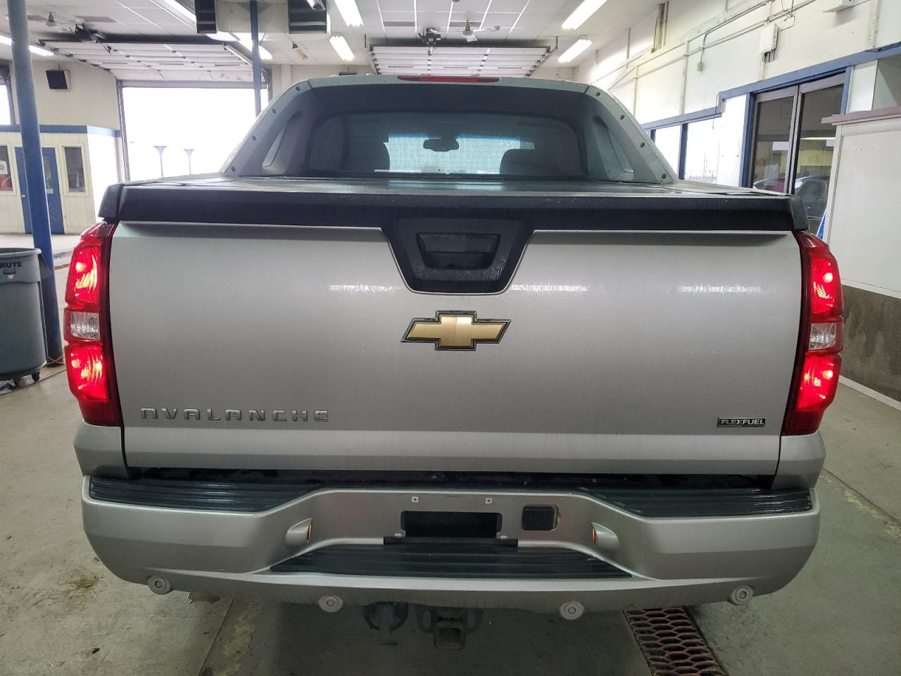 2008 Chevrolet Avalanche - Image 6
