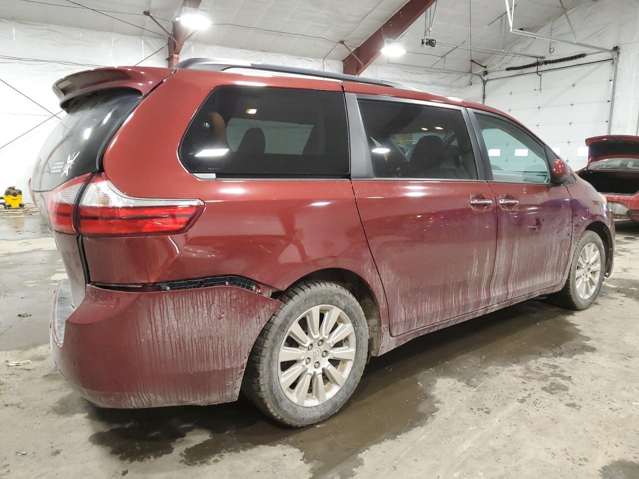 2015 Toyota Sienna - Image 3