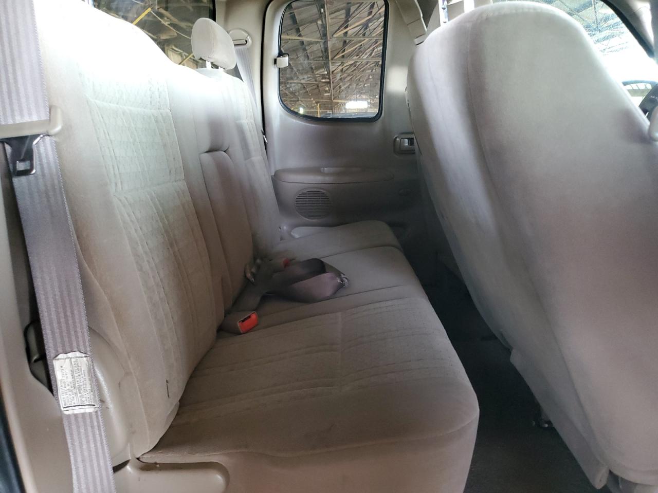 2004 Toyota Tundra - Image 10