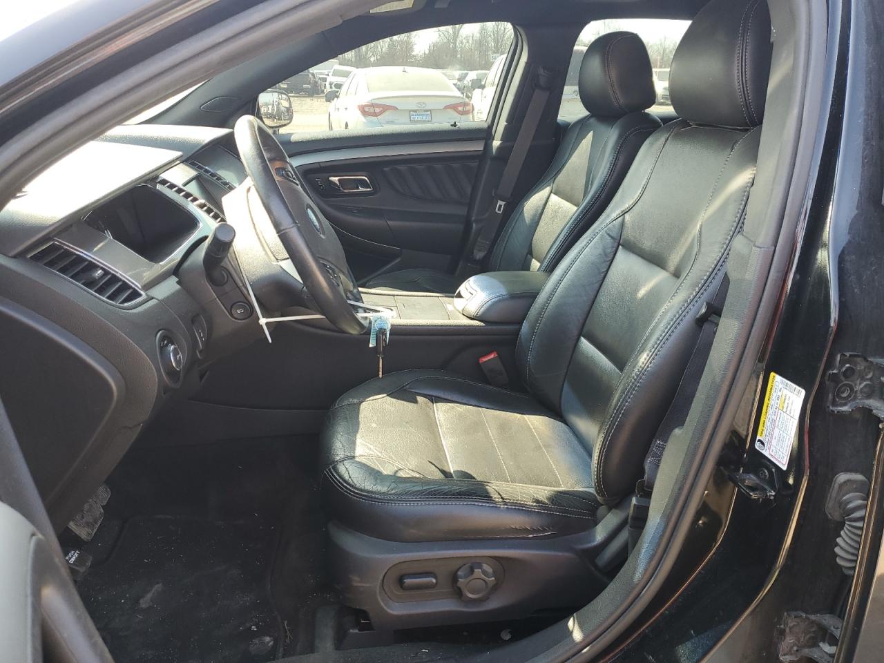 2014 Ford Taurus - Image 7