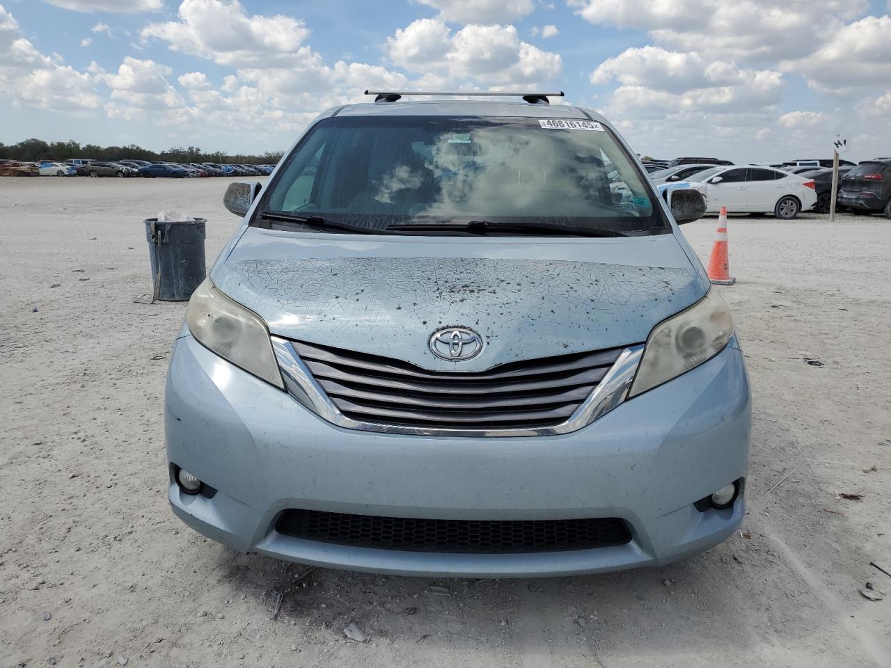 2016 Toyota Sienna - Image 5