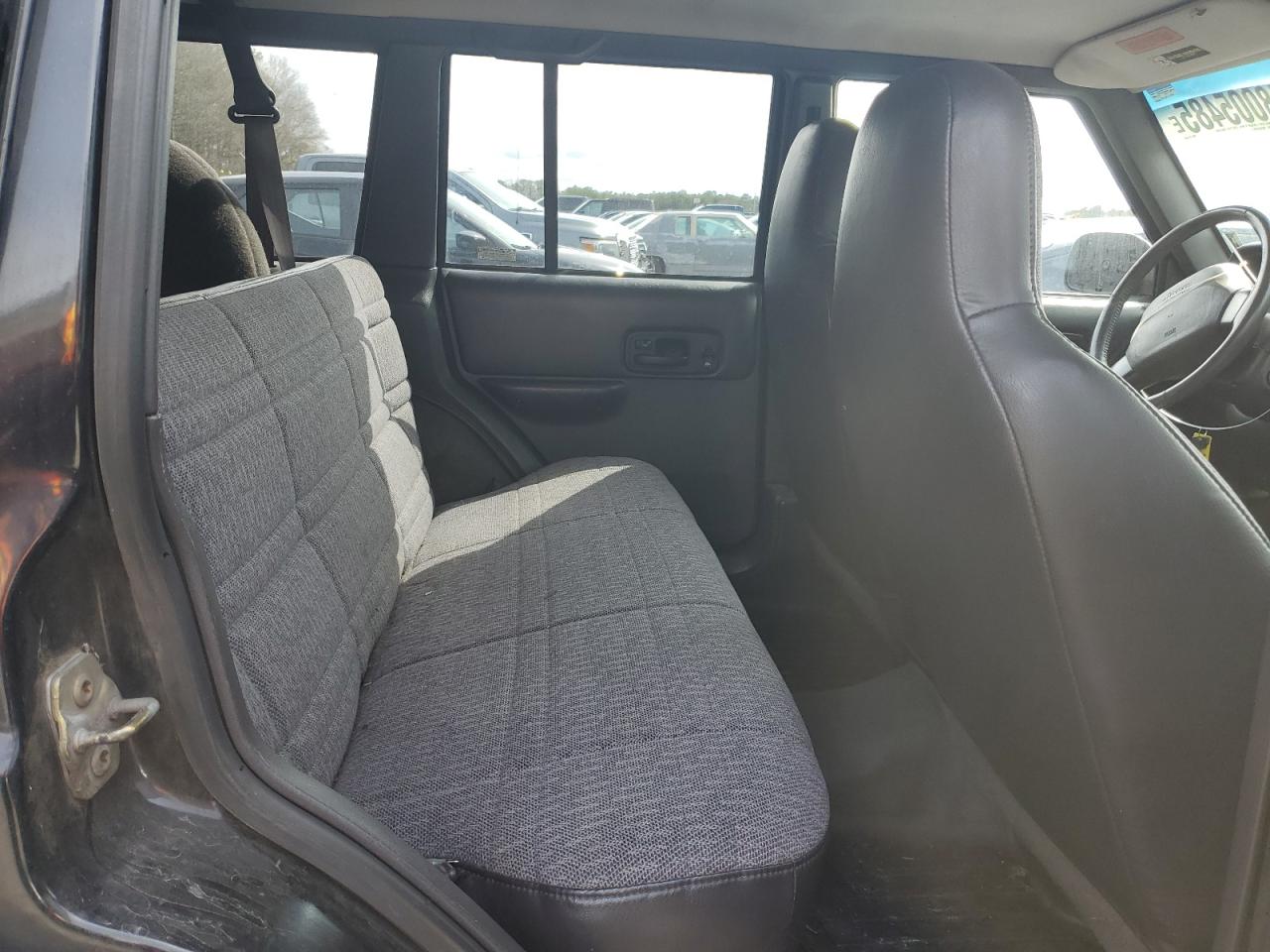 1999 Jeep Grand Cherokee - Image 10