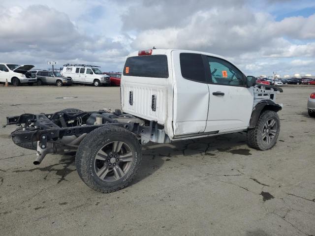  CHEVROLET COLORADO 2018 Белы