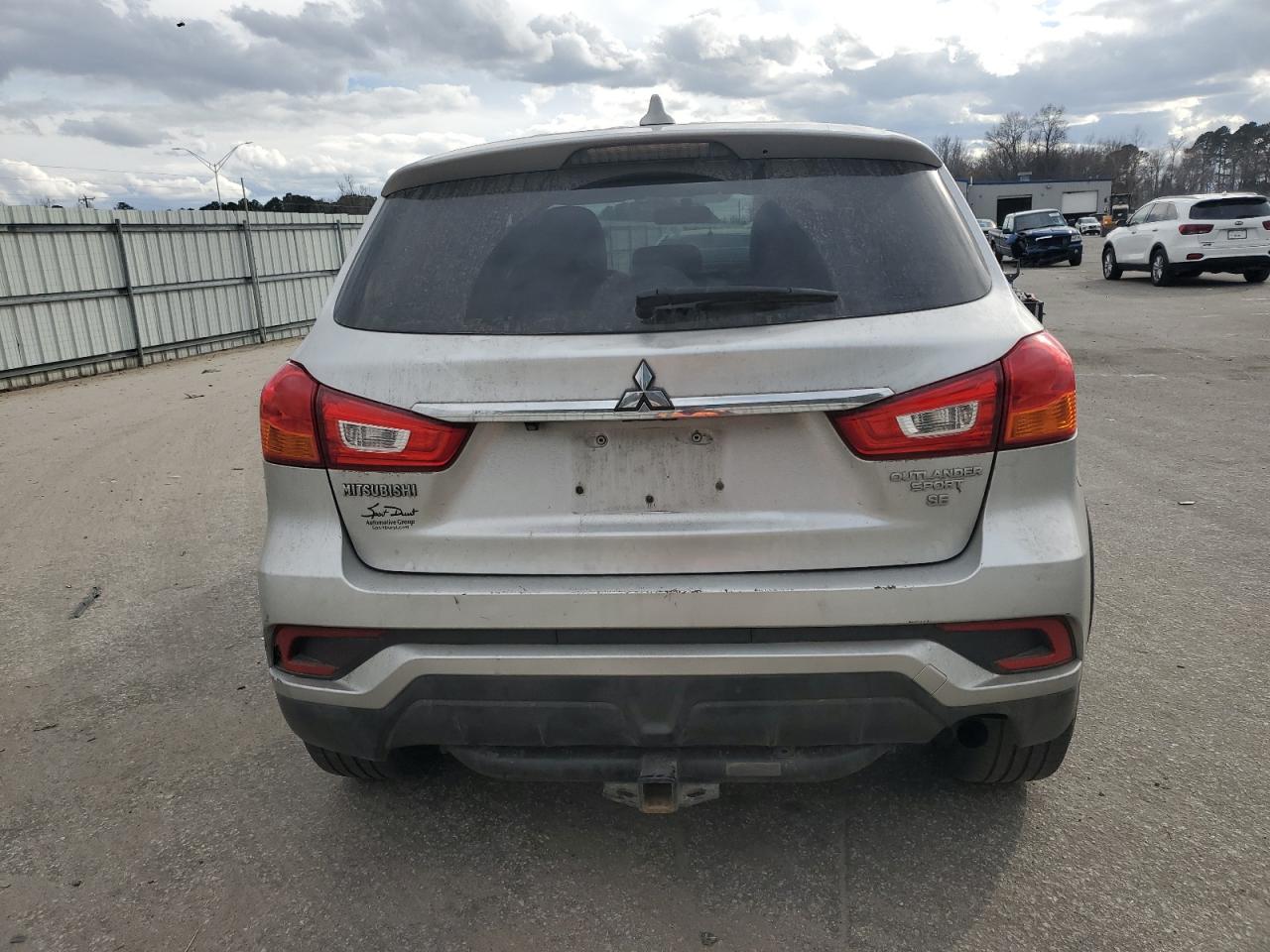 2018 Mitsubishi Outlander - Image 6