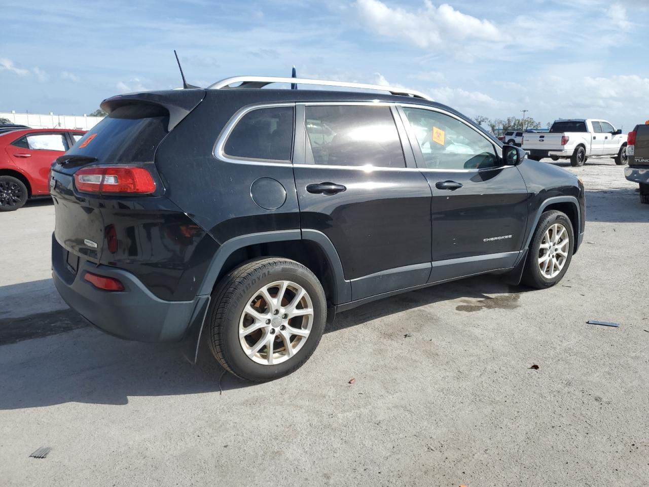 2017 Jeep Grand Cherokee - Image 3