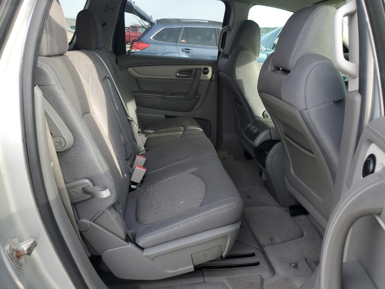 2015 Chevrolet Traverse - Image 11
