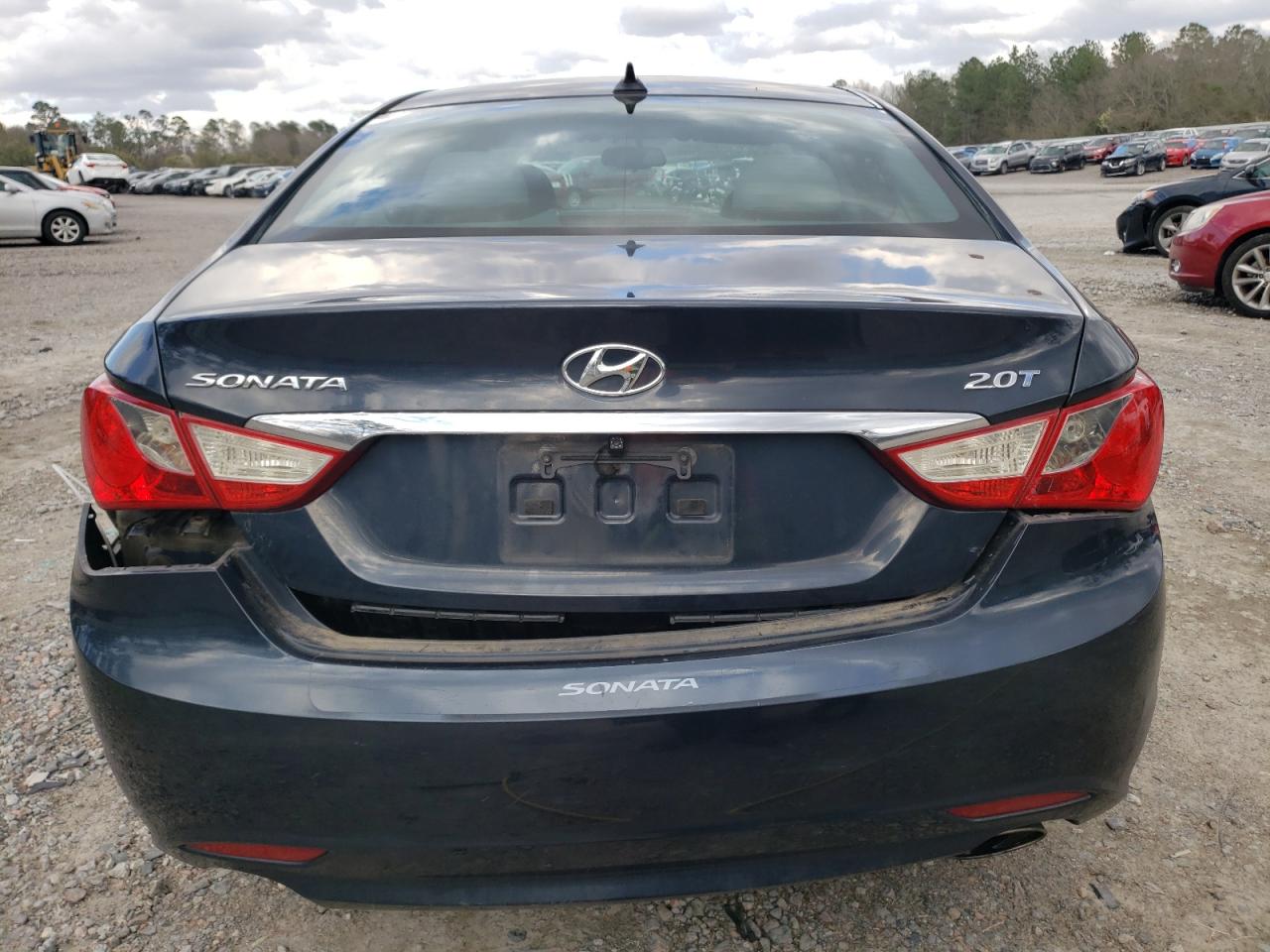 2012 Hyundai Sonata - Image 6