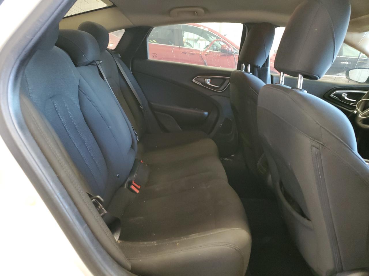 2015 Chrysler 200 - Image 10