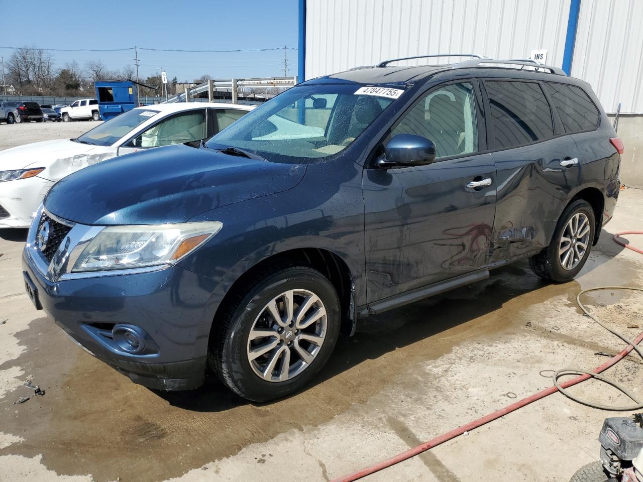 2013 Nissan Pathfinder - Image 1