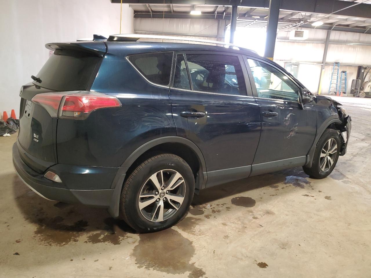 2018 Toyota RAV 4 - Image 3