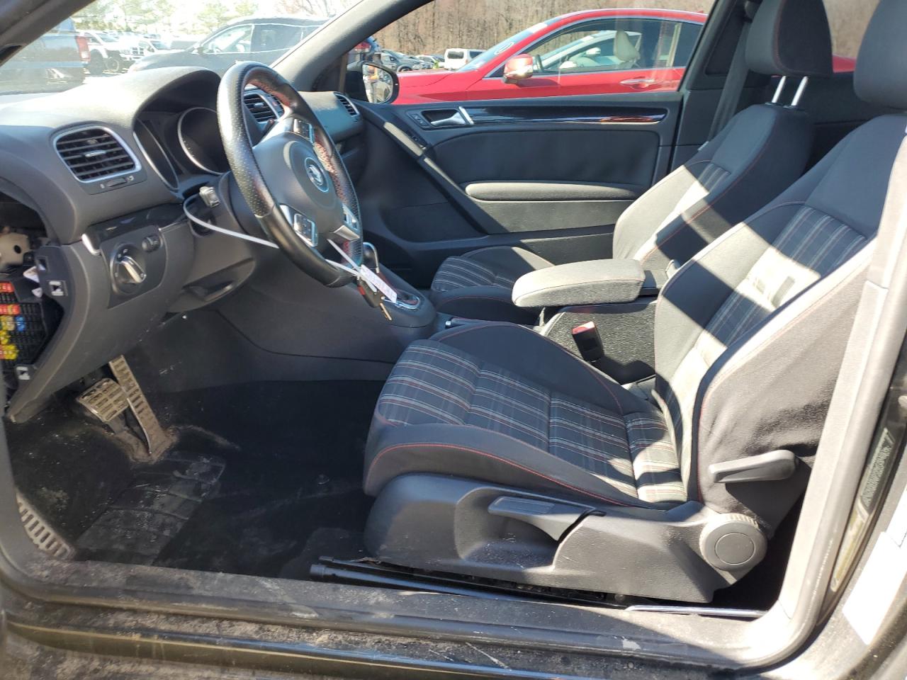 2010 Volkswagen GTI - Image 7