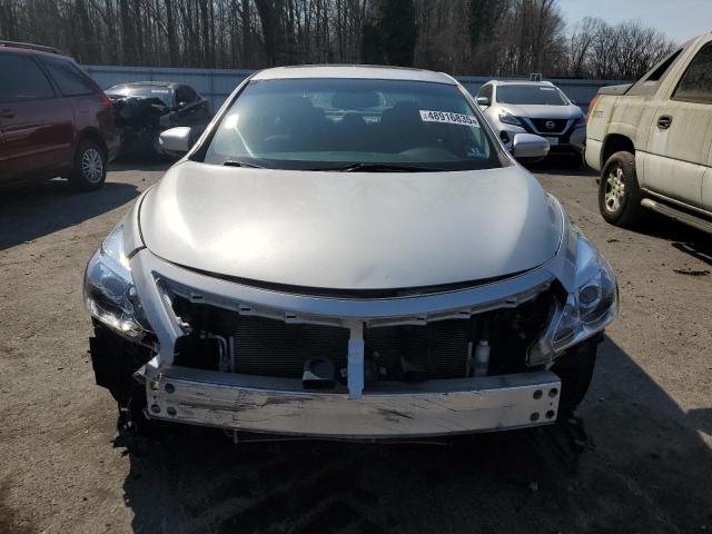 Sedans NISSAN ALTIMA 2013 Srebrny
