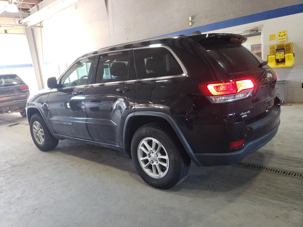 2020 Jeep Grand Cherokee - Image 2