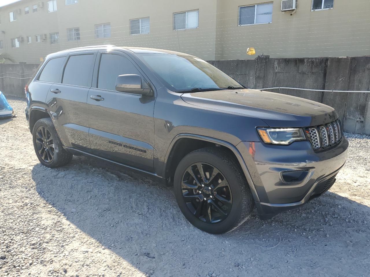 2020 Jeep Grand Cherokee - Image 4
