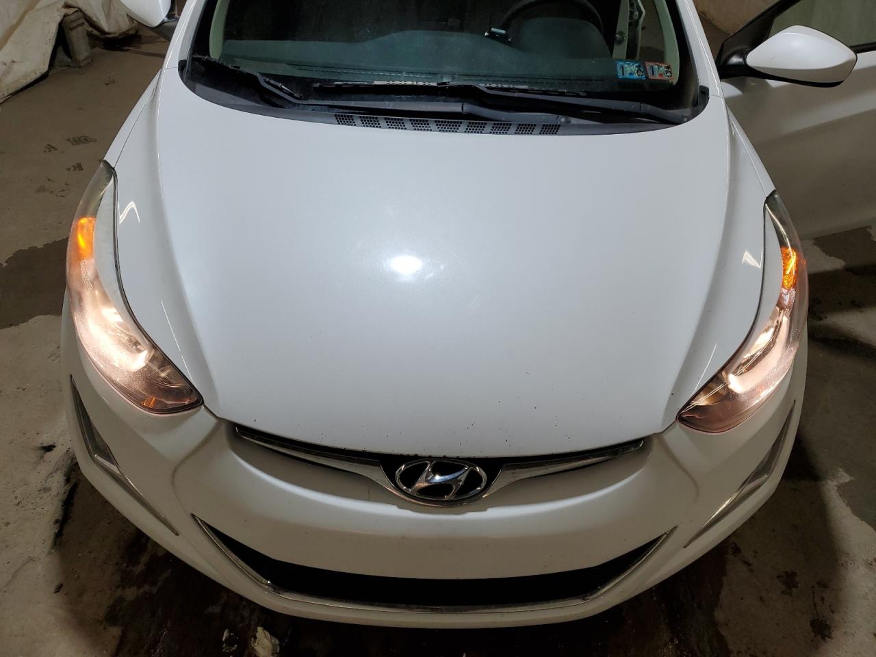 2015 Hyundai Elantra - Image 11