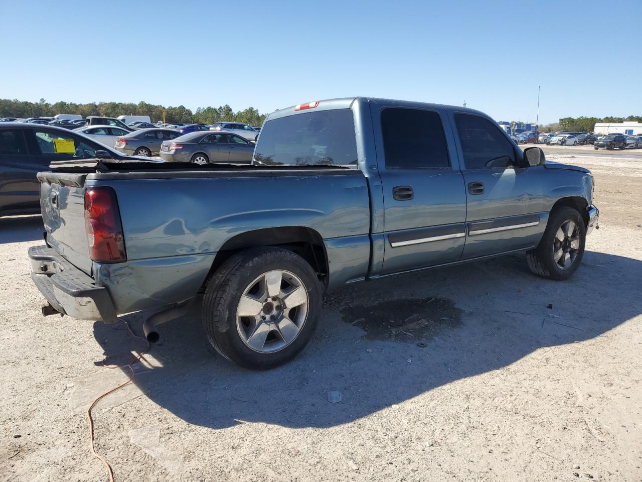 2006 Chevrolet Silverado - Image 3