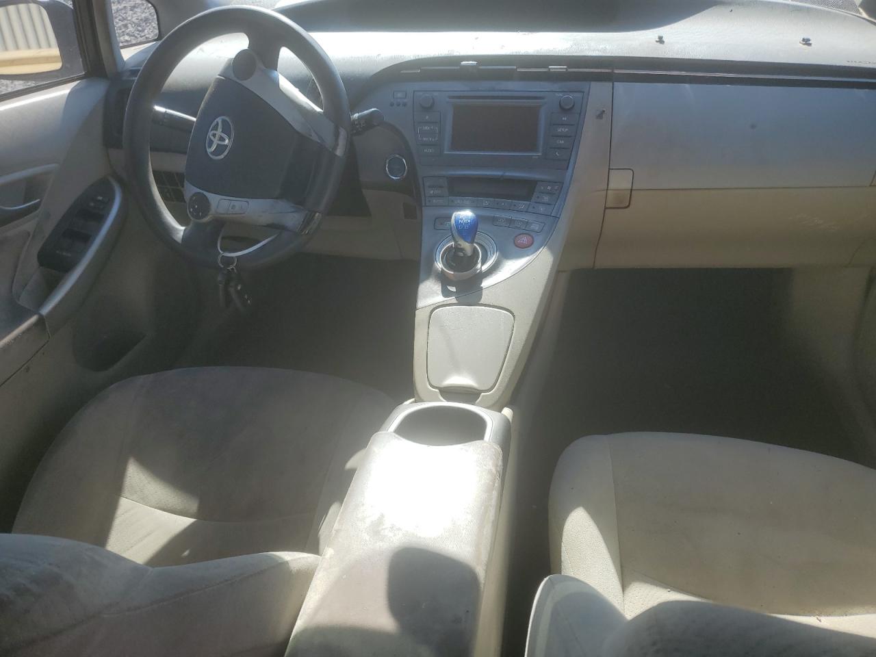 2015 Toyota Prius - Image 8