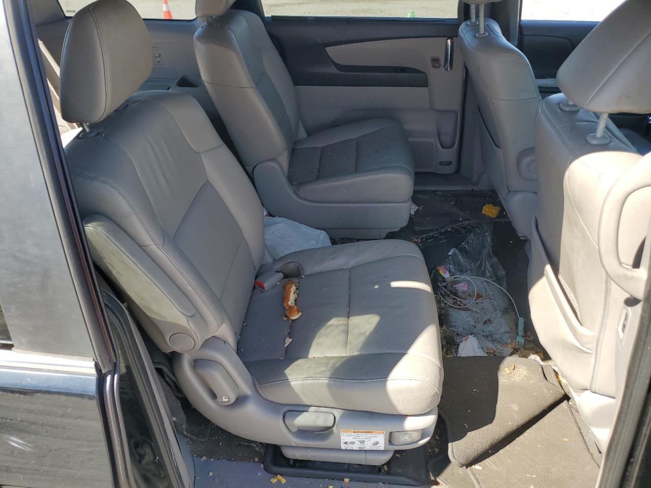 2015 Honda Odyssey - Image 11