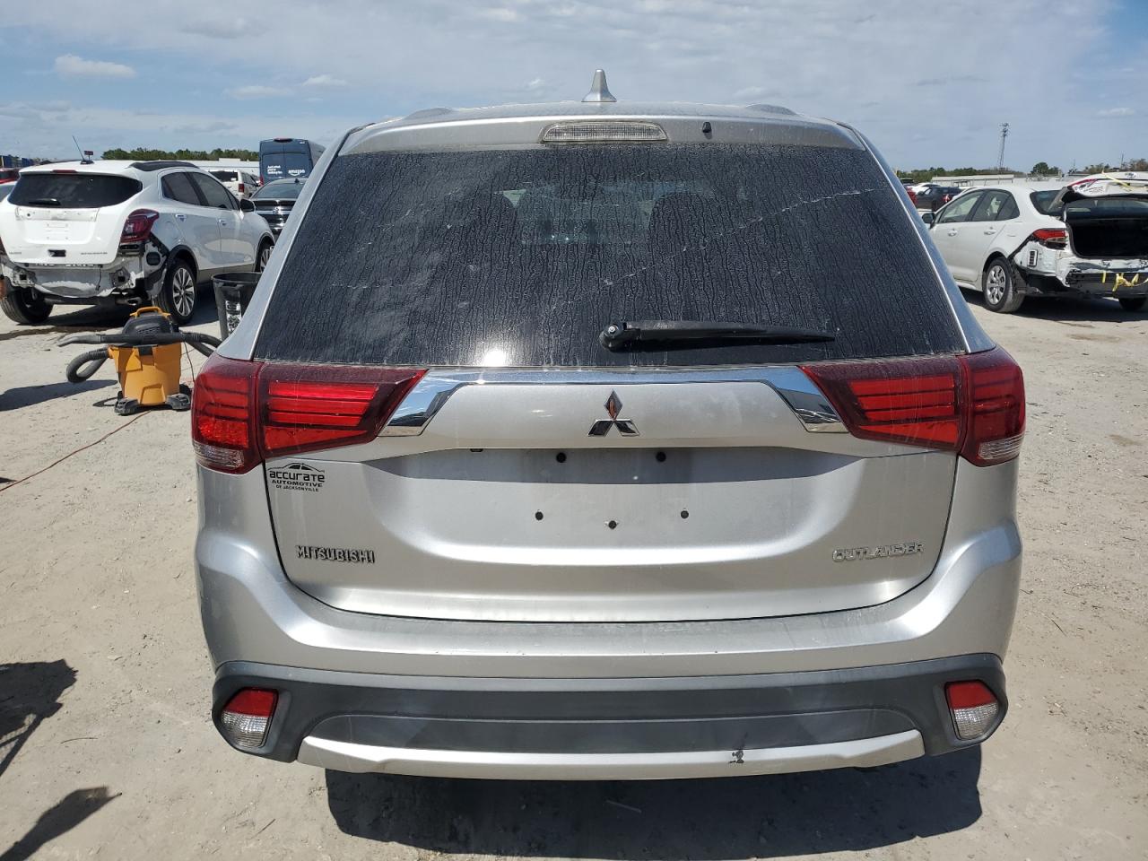 2018 Mitsubishi Outlander - Image 6