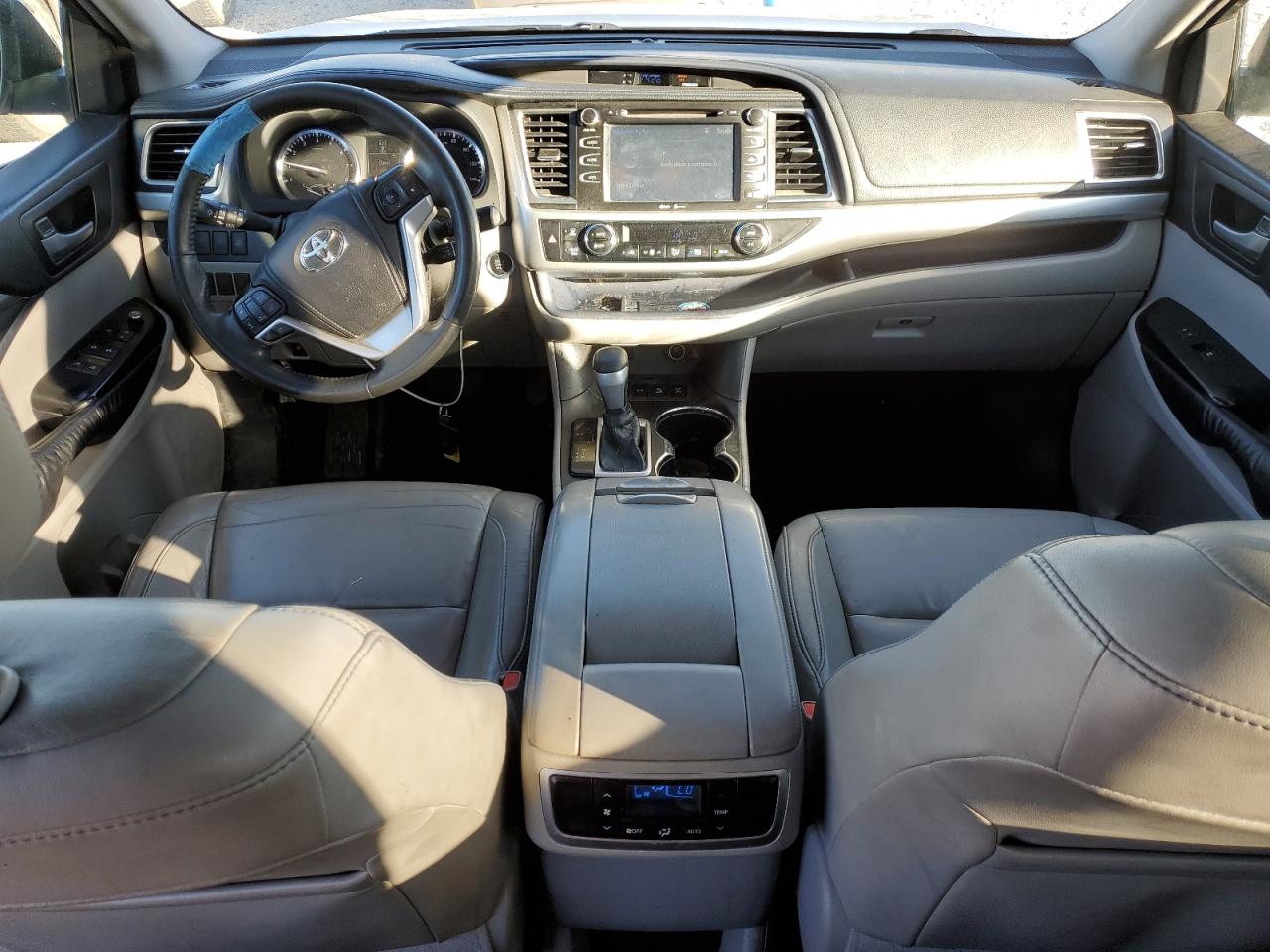 2015 Toyota Highlander - Image 8