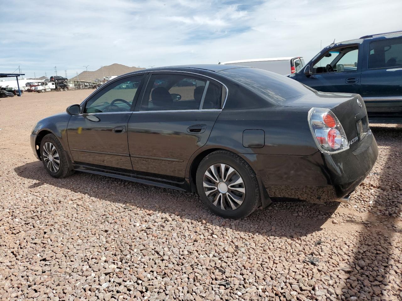 2005 Nissan Altima - Image 2