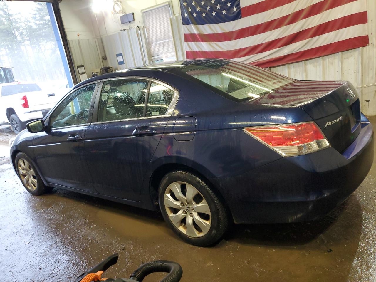 2010 Honda Accord - Image 2