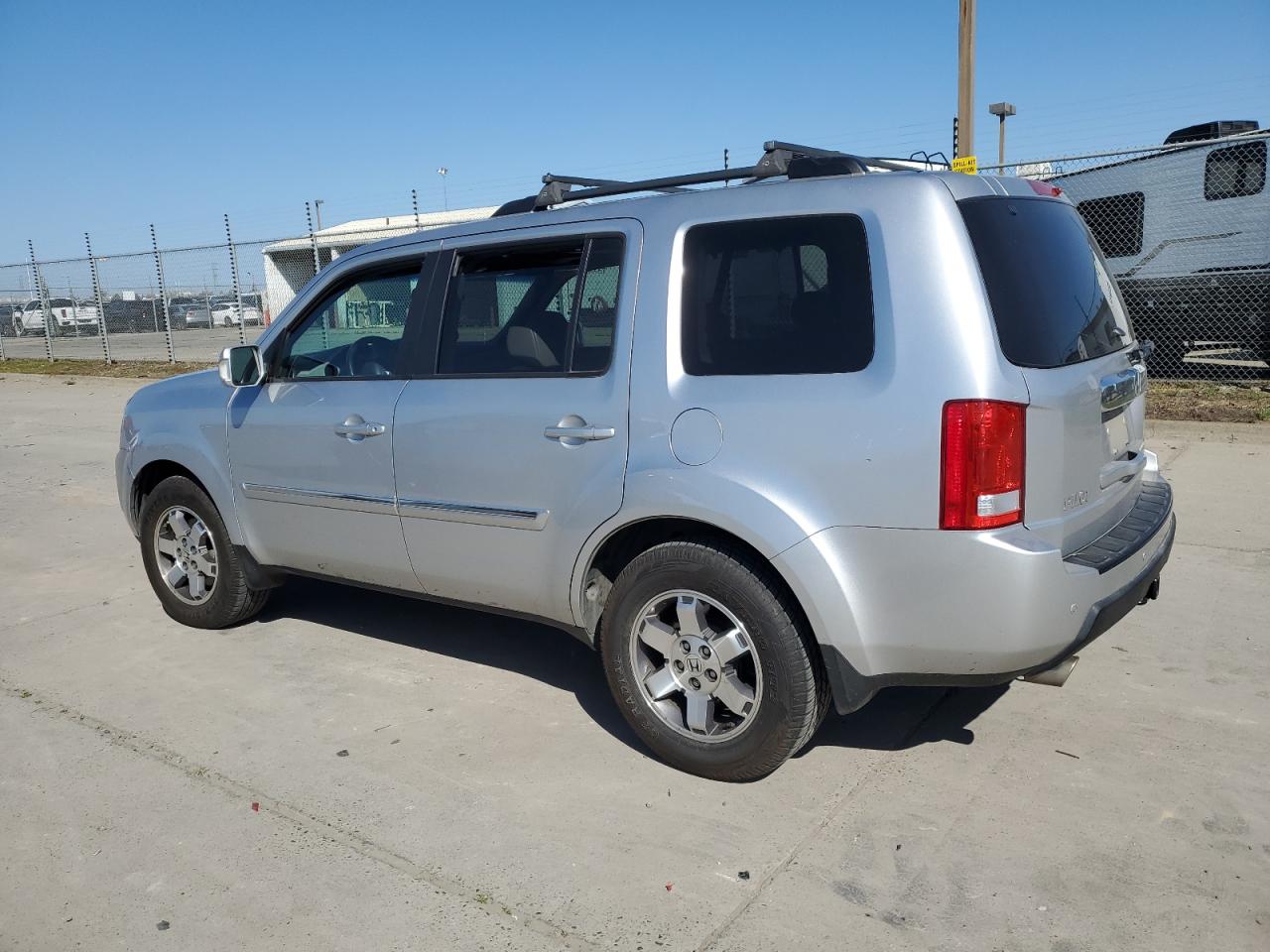 2010 Honda Pilot - Image 2