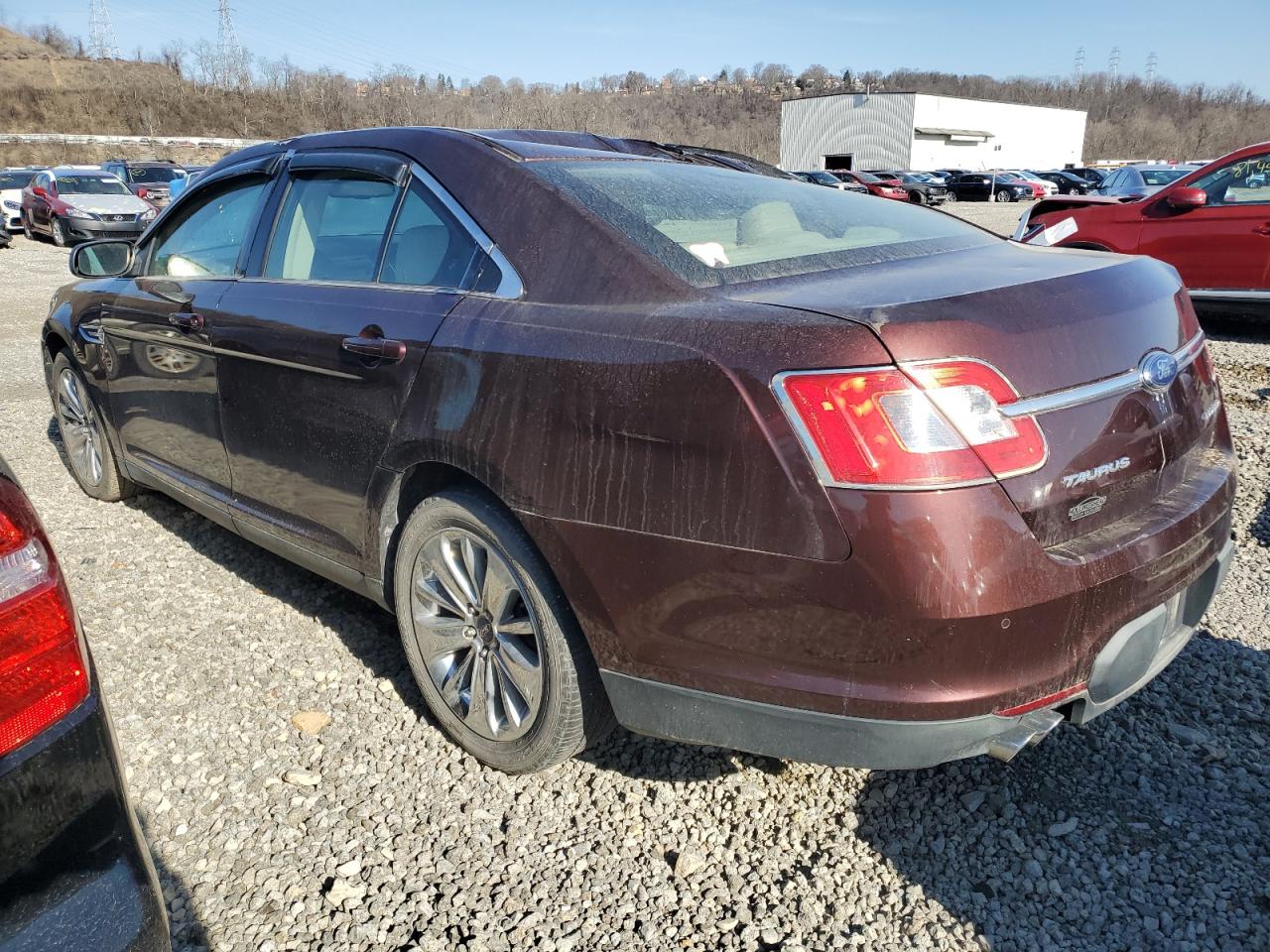 2010 Ford Taurus - Image 2
