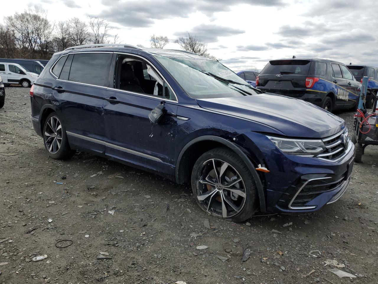 2024 Volkswagen Tiguan - Image 4