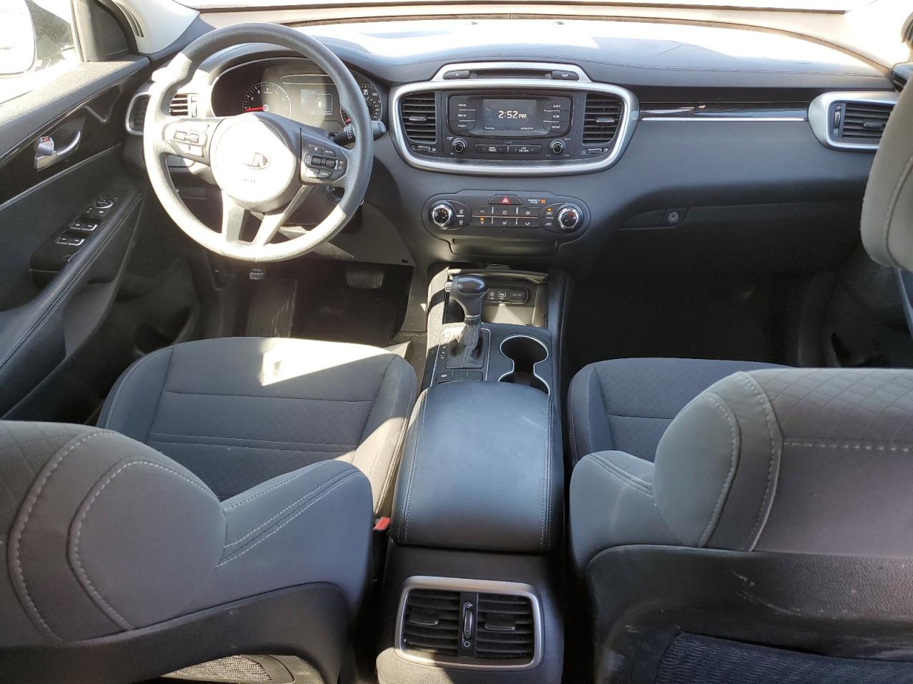 2017 Kia Sorento - Image 8