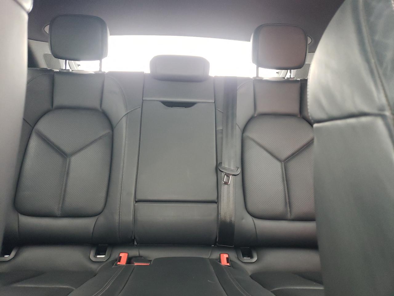 2015 Porsche Macan - Image 10