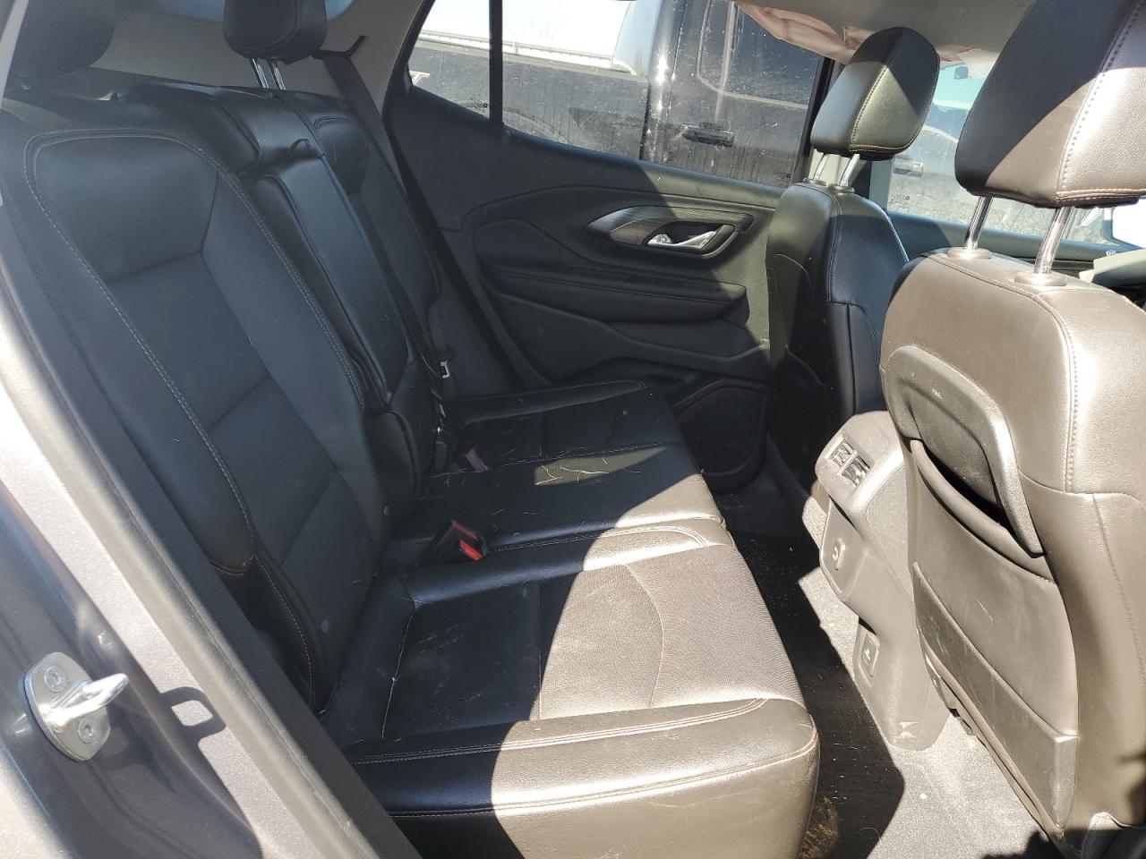 2021 GMC Terrain - Image 11