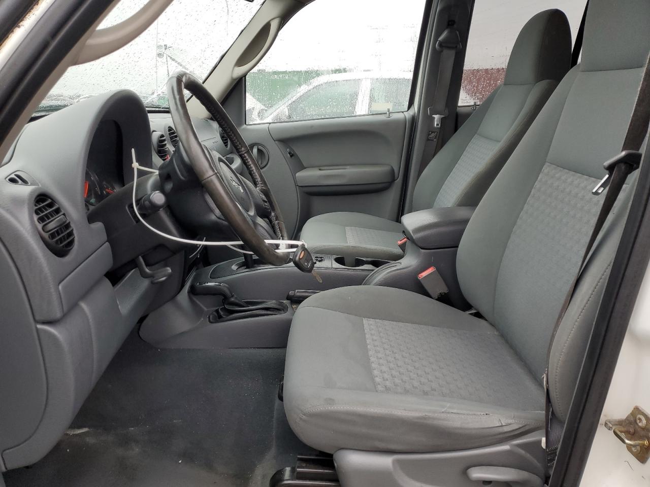 2005 Jeep Liberty (North America) - Image 7