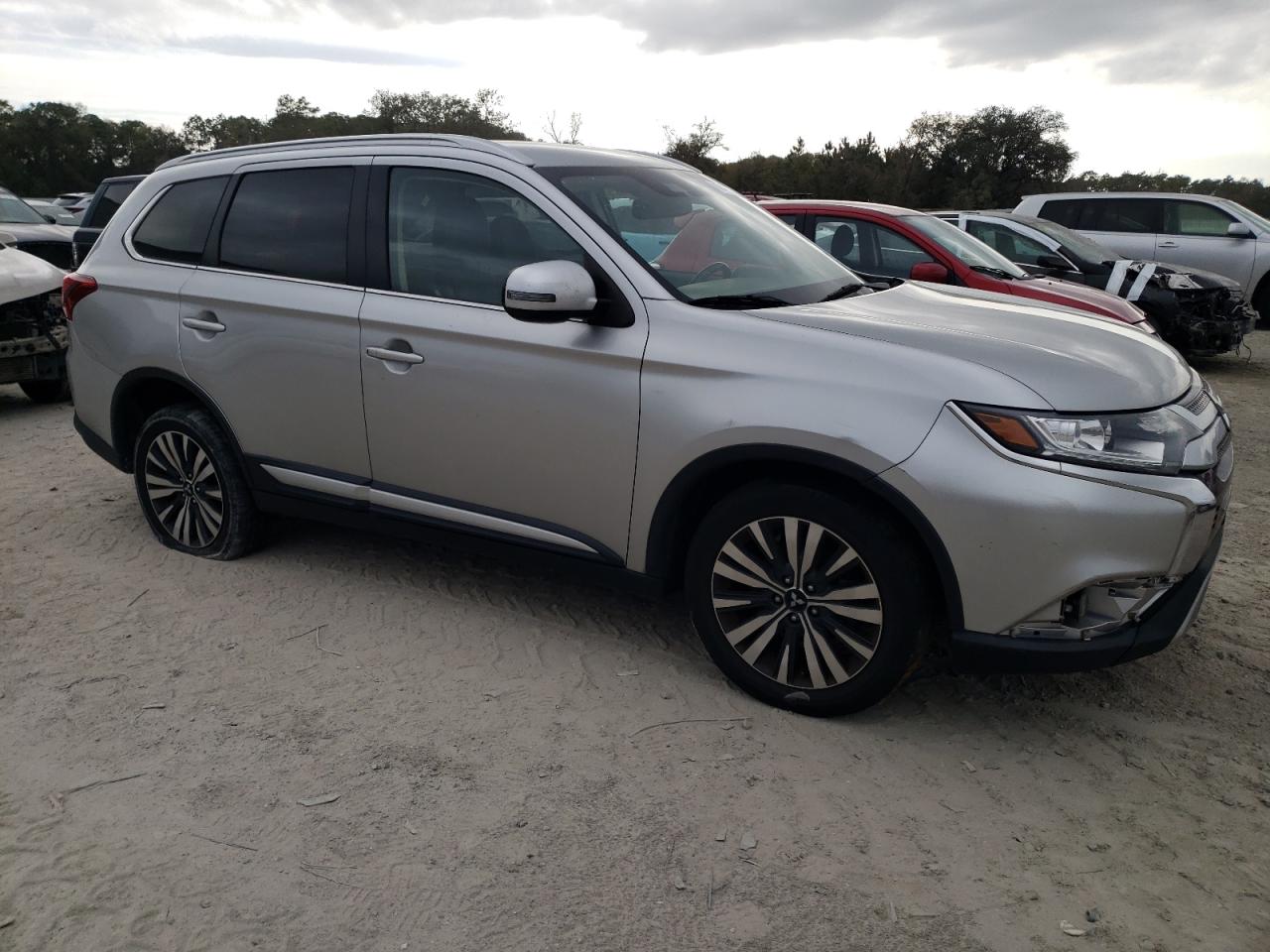 2020 Mitsubishi Outlander - Image 4