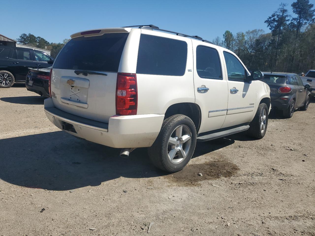 2014 Chevrolet Tahoe - Image 3