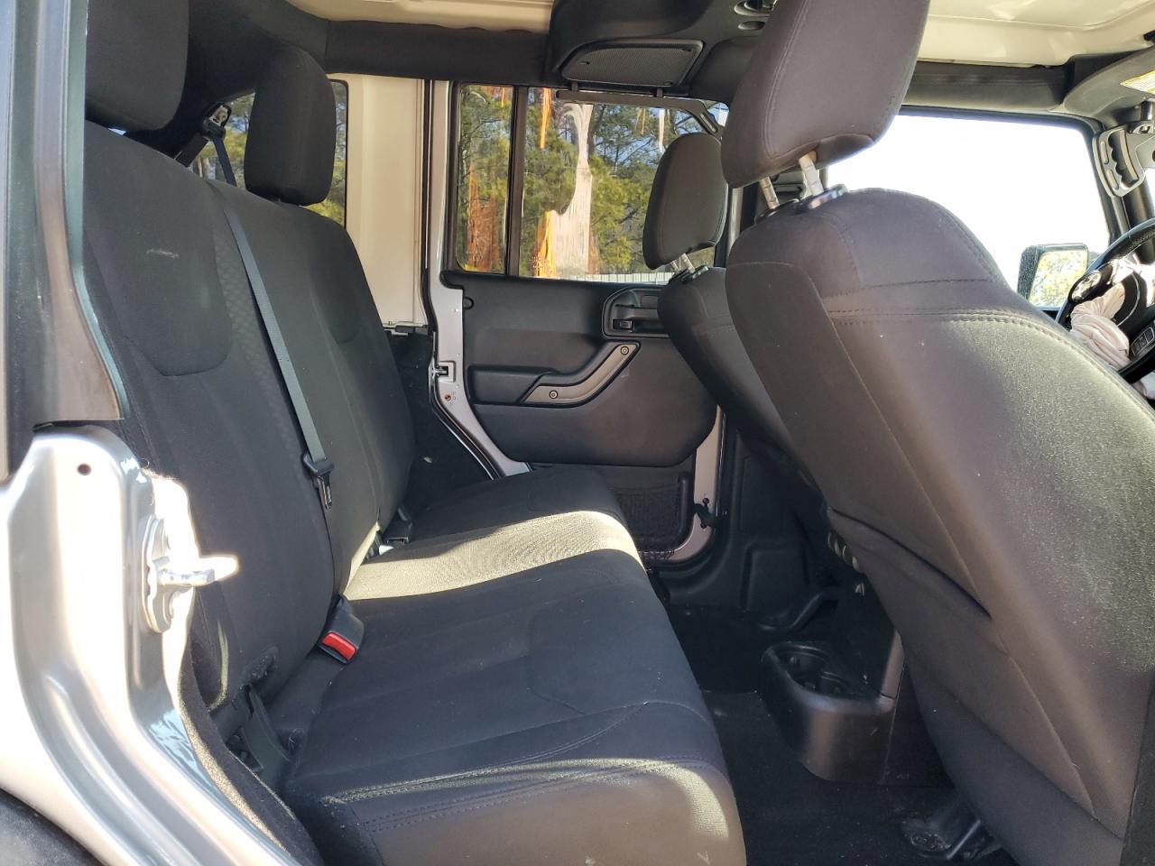 2017 Jeep Wrangler - Image 10