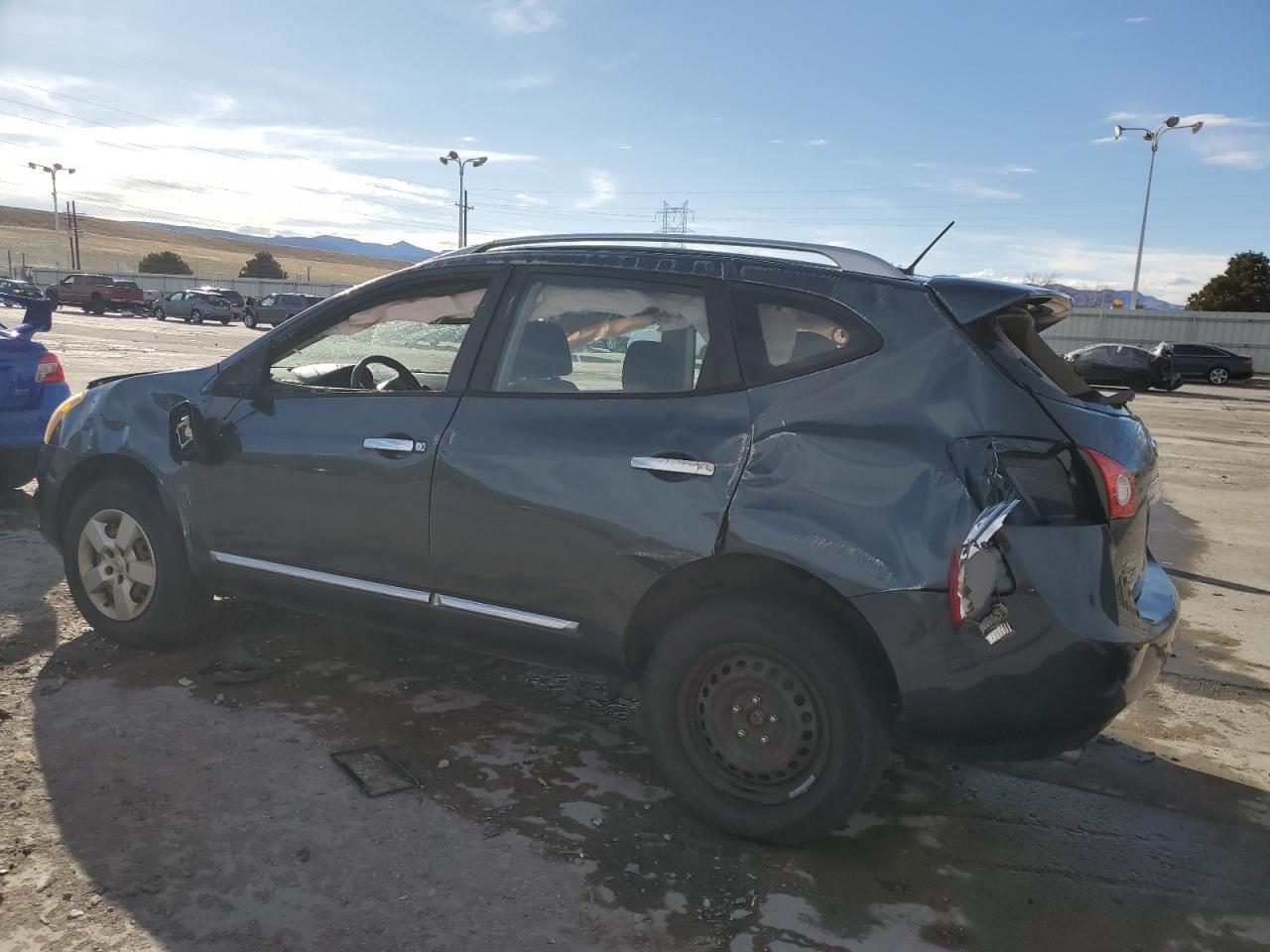 2014 Nissan Rogue - Image 2
