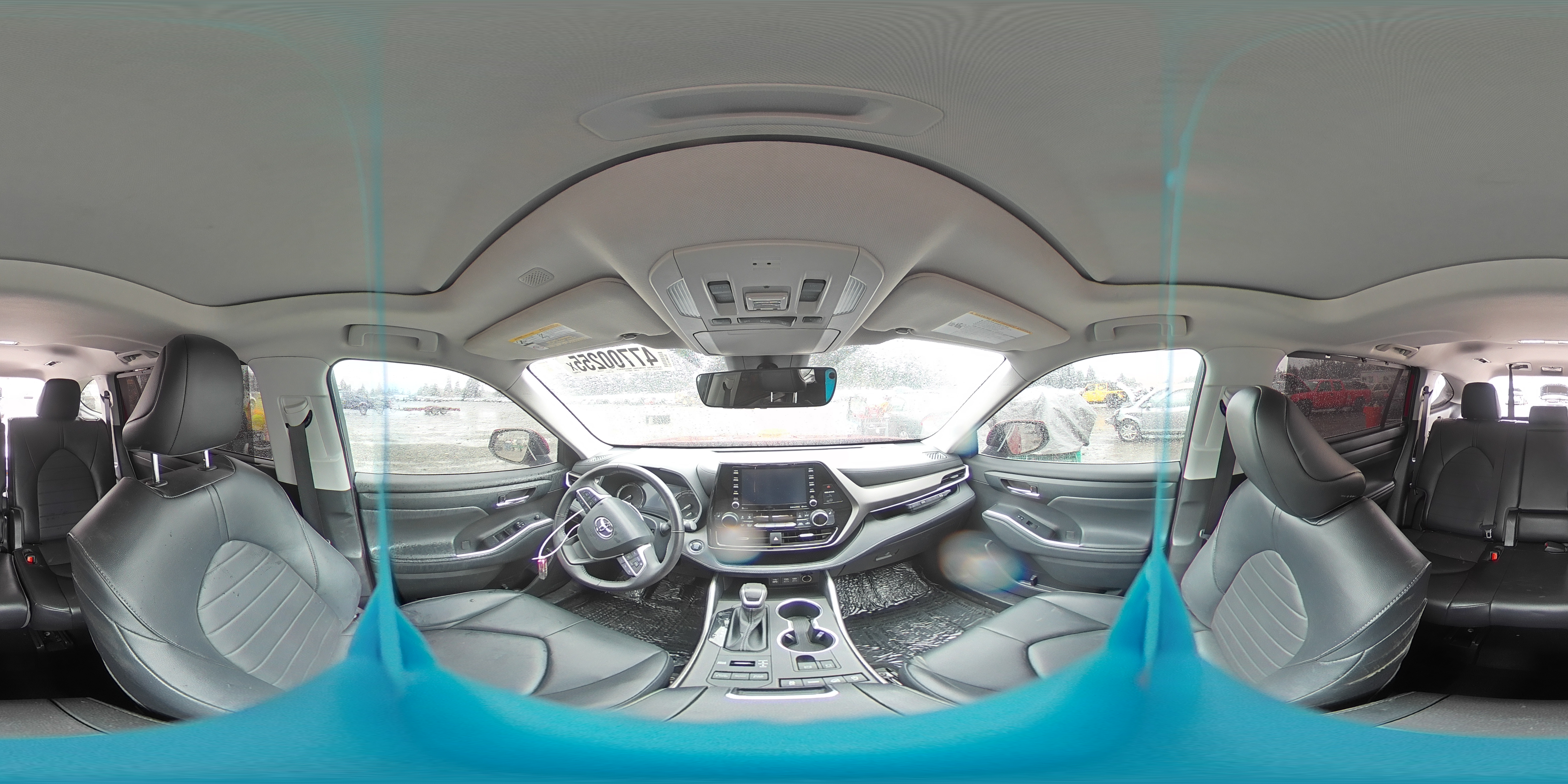 2022 Toyota Highlander - Image 14
